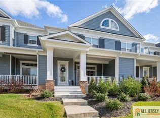 6 Hamilton Dr, Cranbury, NJ 08512