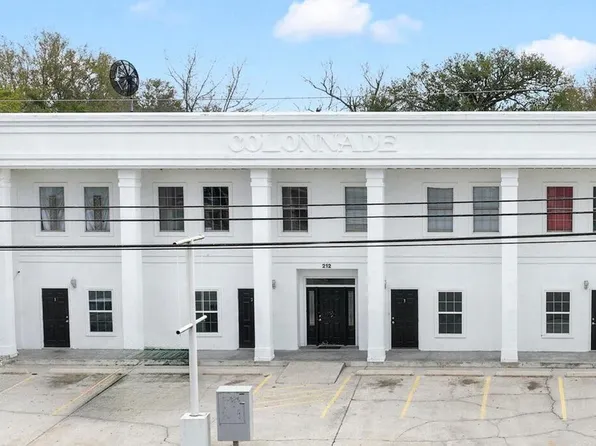 212 E 2nd St #2, Pass Christian, MS 39571