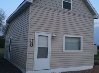 101 Wolcott Ave, Larimore, ND 58251