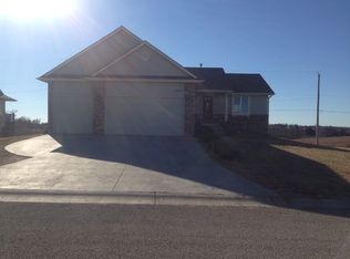 1007 8th St, Wakefield, KS 67487