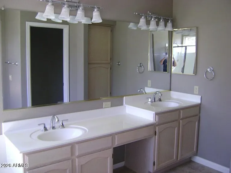 1217 E Lighthouse Ct — Photo 7