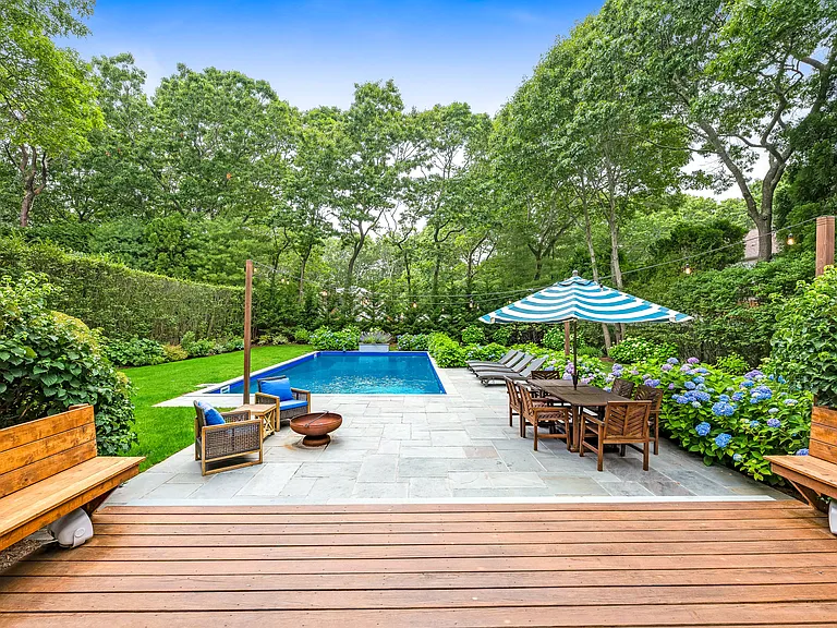 97 Wainscott Northwest Rd — Photo 8