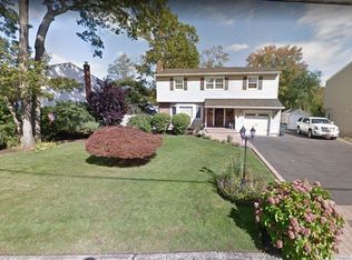 3 Eastwood Dr, North Babylon, NY 11703