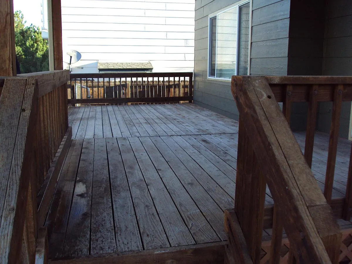 4 bed, 2.5 bath, 2151 sqft, $3,000 — Photo 3