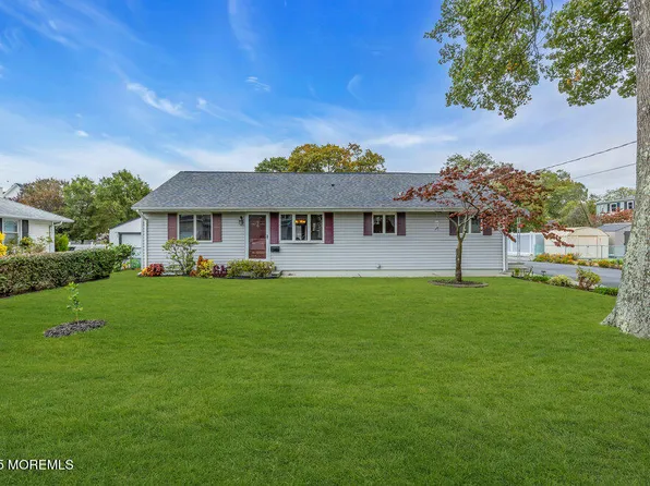 86 Essex Avenue, Hazlet, NJ 07734