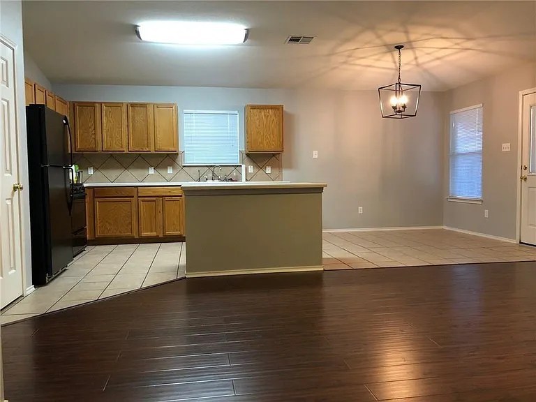 144 Star Of Texas Dr — Photo 3