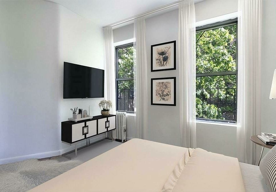 1st image of 309 E 61st St APT 10