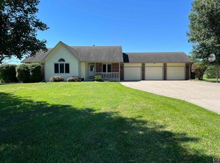 1275 N 1108th Rd, Lawrence, KS 66047