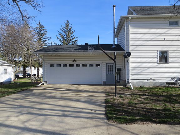 3rd image of 108 S 2nd St