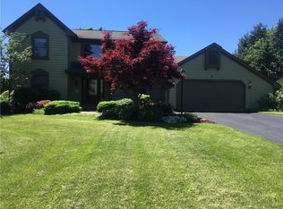 15 Windsor Way, Fairport, NY 14450