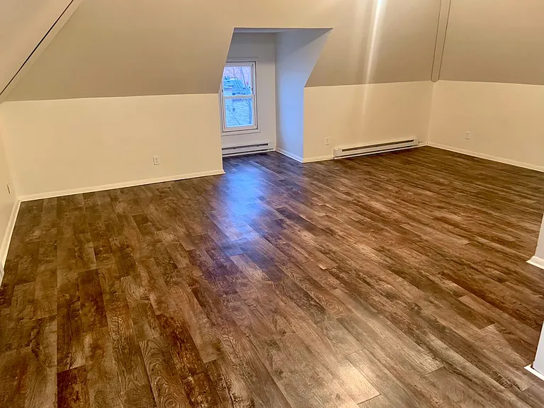 117 W Wabash St — Photo 5