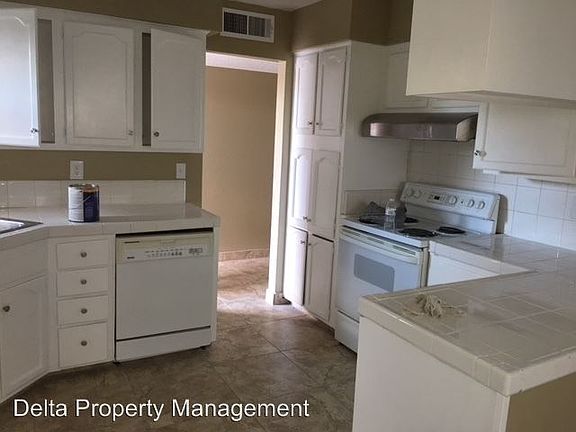 2nd image of 4742 E Weldon Ave