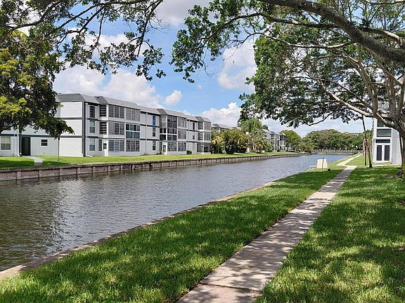 4th image of 8350 SANDS POINT Boulevard #102E
