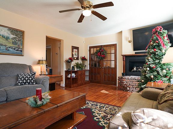 5th image of 106 Lakeview Dr
