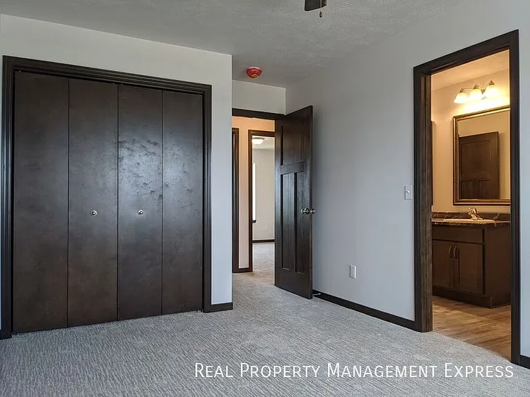 2218 S Ronsiek Ave — Photo 7