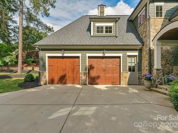 3rd image of 3303 Lake Pointe Dr