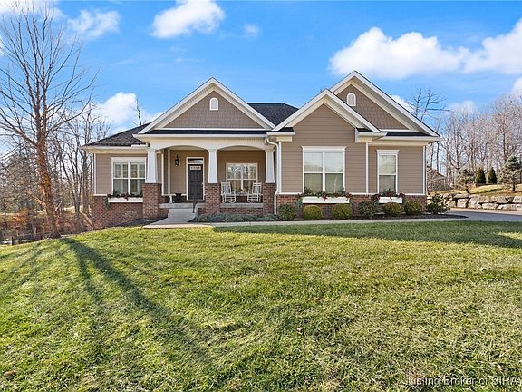 4th image of 2964 Crescent Hill Drive NE