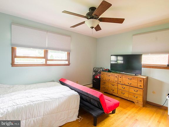 4th image of 733 Suzanne Dr