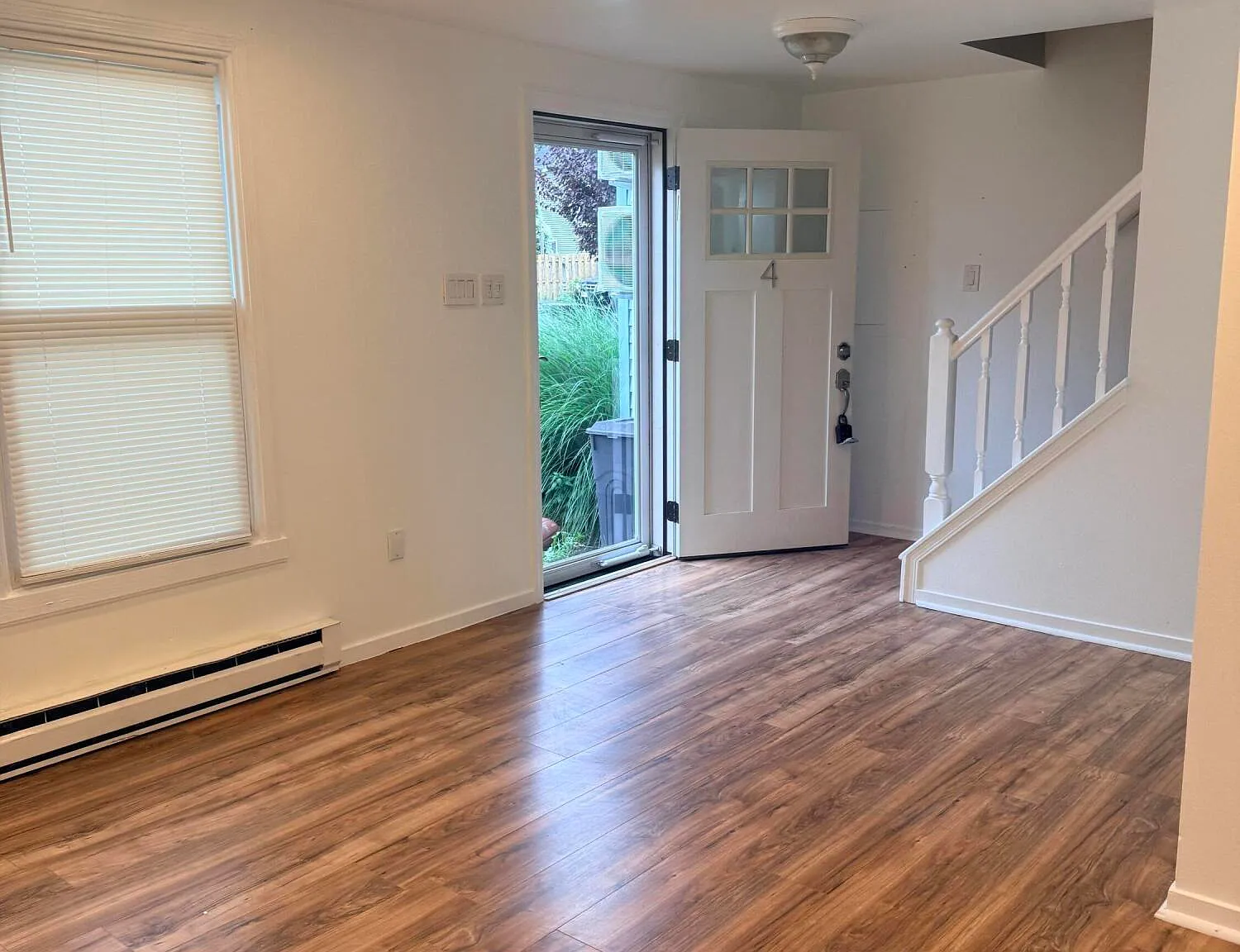 3 bed, 1.5 bath, 1080 sqft, $2,700 — Photo 3