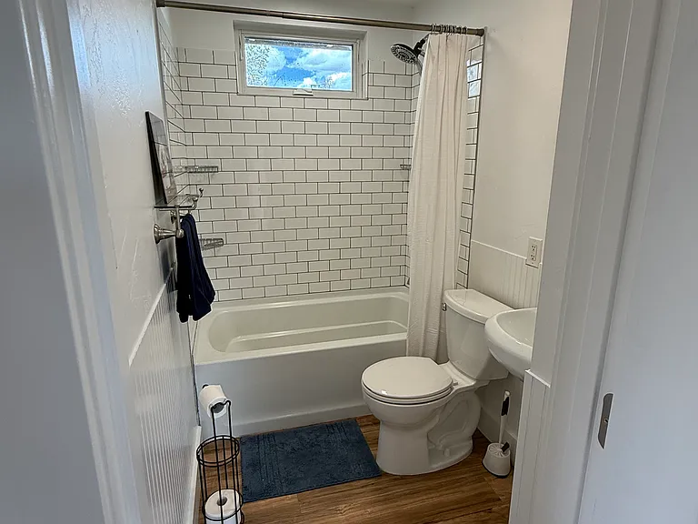 2833 N Overland Trl #2 — Photo 9