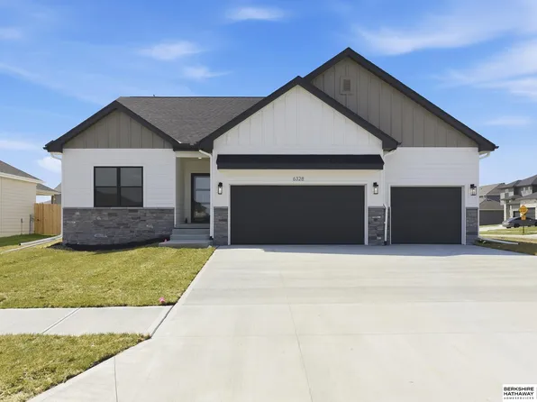 11658 S 124th Ave, Papillion, NE 68046