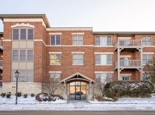 271 E Railroad Ave UNIT 301, Bartlett, IL 60103