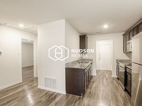 5th image of 708 Henderson St
