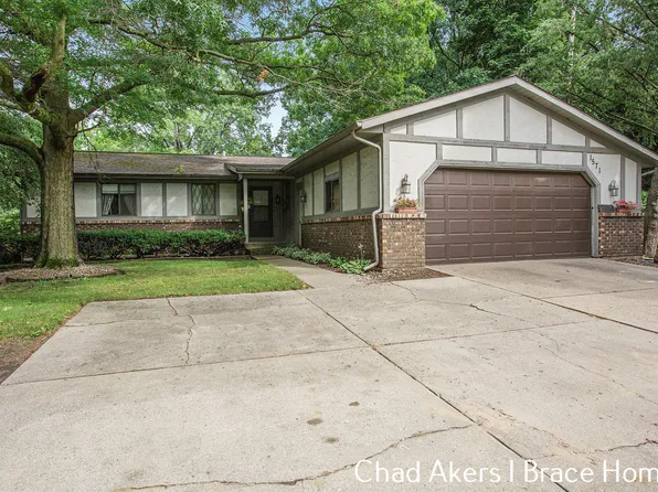 1571 Woodhill Ct SW, Wyoming, MI 49509