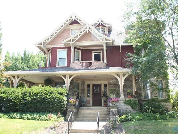 3rd image of 228 230 Court St E