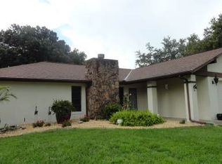 304 Memorial Dr, Sebring, FL 33870