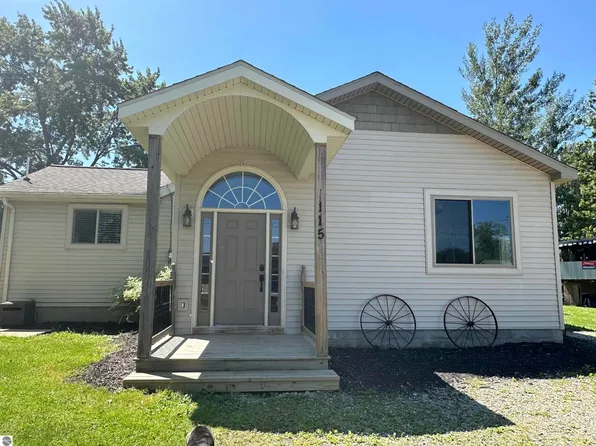 115 N Dutcher St, Corunna, MI 48817
