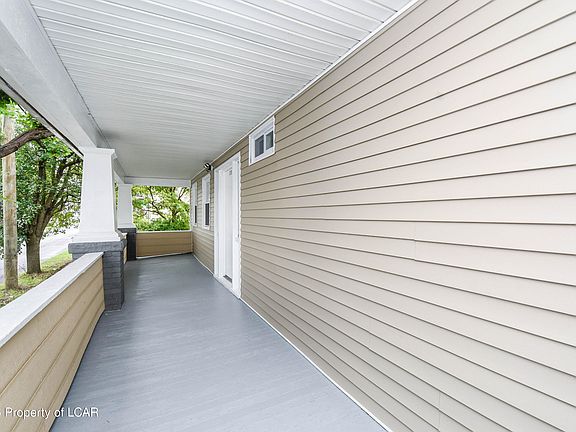 4th image of 359 Scott St