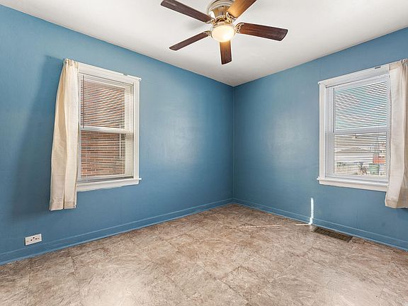 5th image of 1009 River Dr