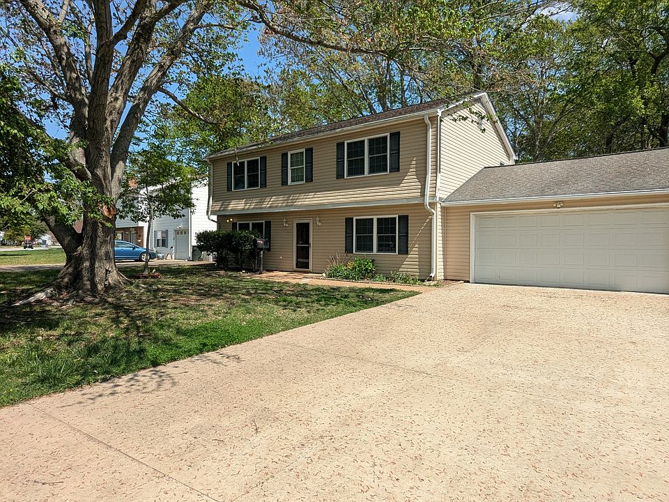 1st image of 12 Admiral Ct