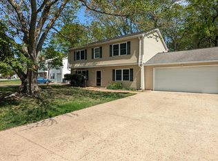 12 Admiral Ct, Hampton, VA 23669