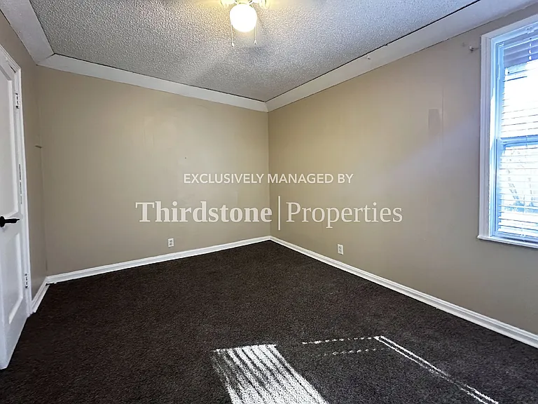 1136 Maynard St — Photo 12