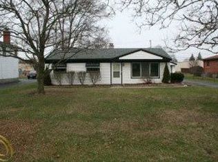 22901 Kay St, South Lyon, MI 48178