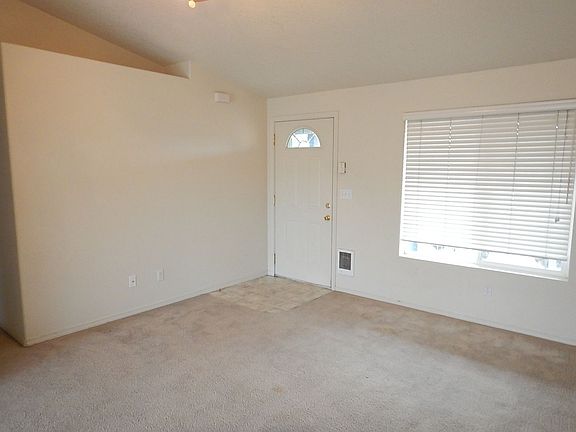 3rd image of 2075 NE Timberwolf Loop