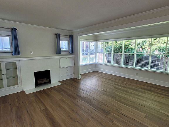 3rd image of 6315 Haviland Ave
