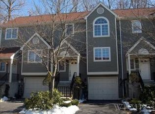 1803 Regent Dr, Mount Kisco, NY