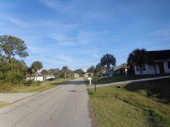 3rd image of 4065 Vermont Ln