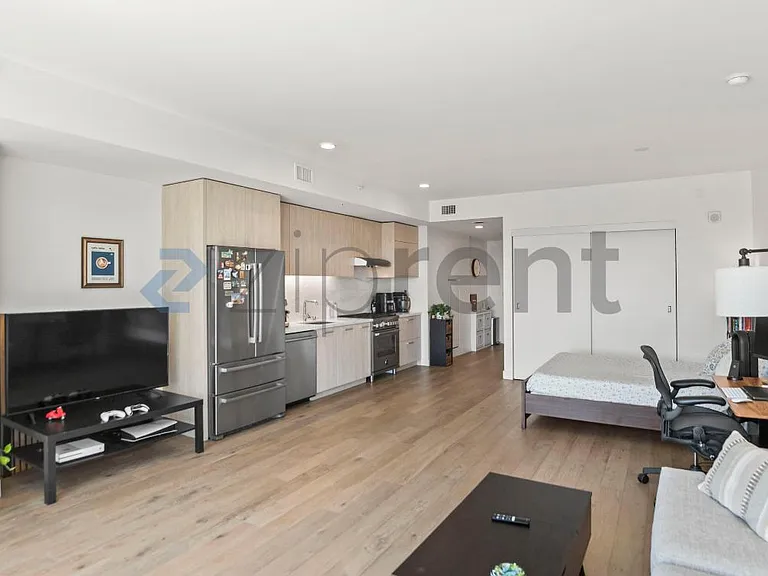 188 W Saint James St #10710 — Photo 12
