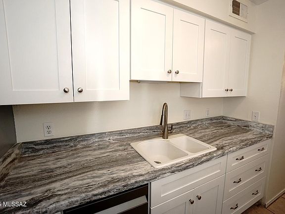 2nd image of 2601 W Broadway Blvd #391
