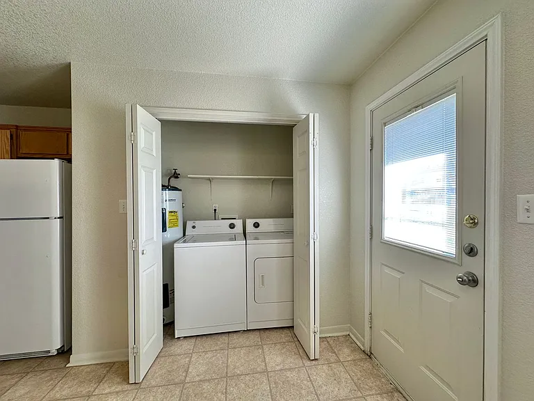 3806 Pecos Dr — Photo 10