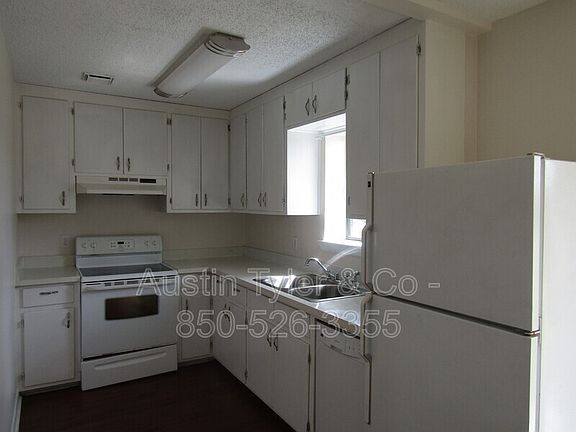 2nd image of 3140 Red Bud Ln