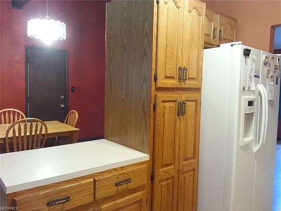 5th image of 325 Bruce Dr
