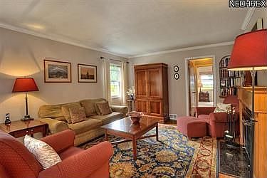 3rd image of 2840 Forestview Ave