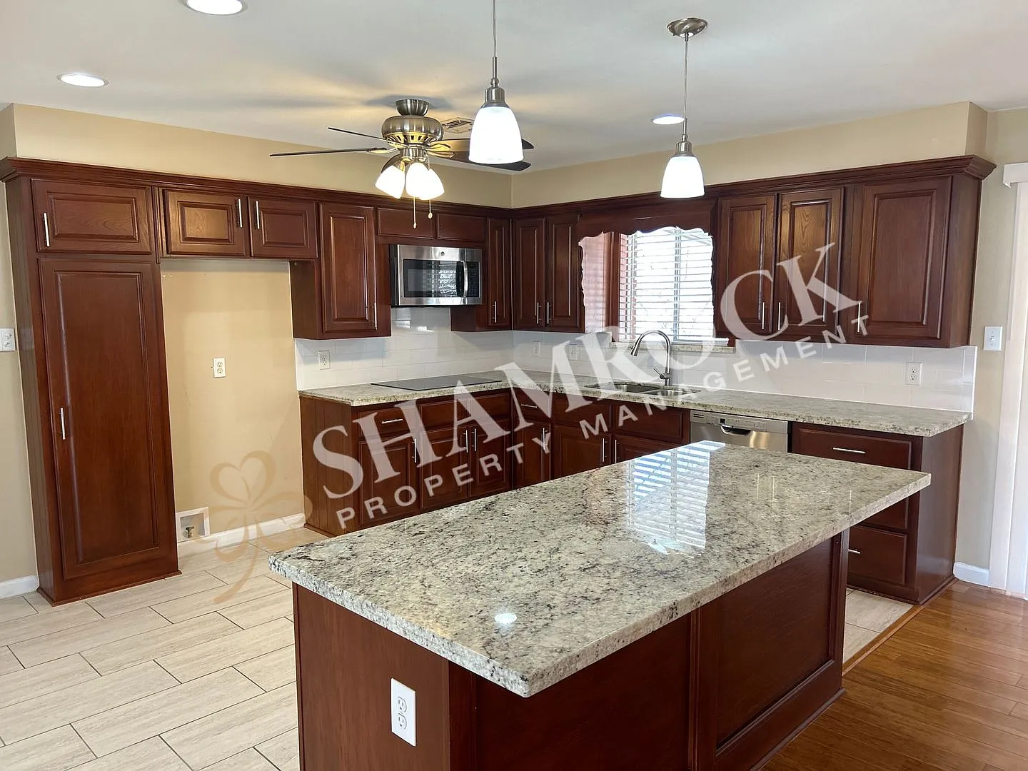 Woodway 3 Bedroom Home — Photo 4