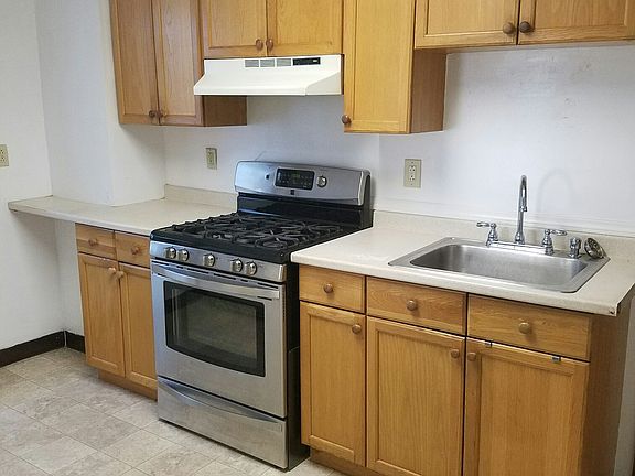 Kitchen with new Gas Stove