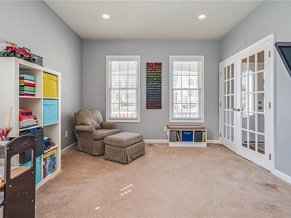 3rd image of 262 Strawberry Cir